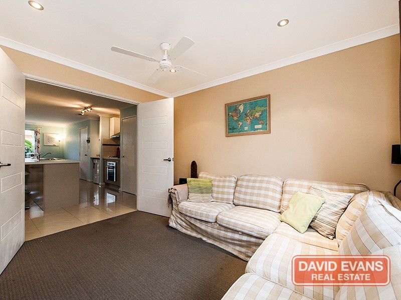 1 Strowan Pass, Carramar WA 6031