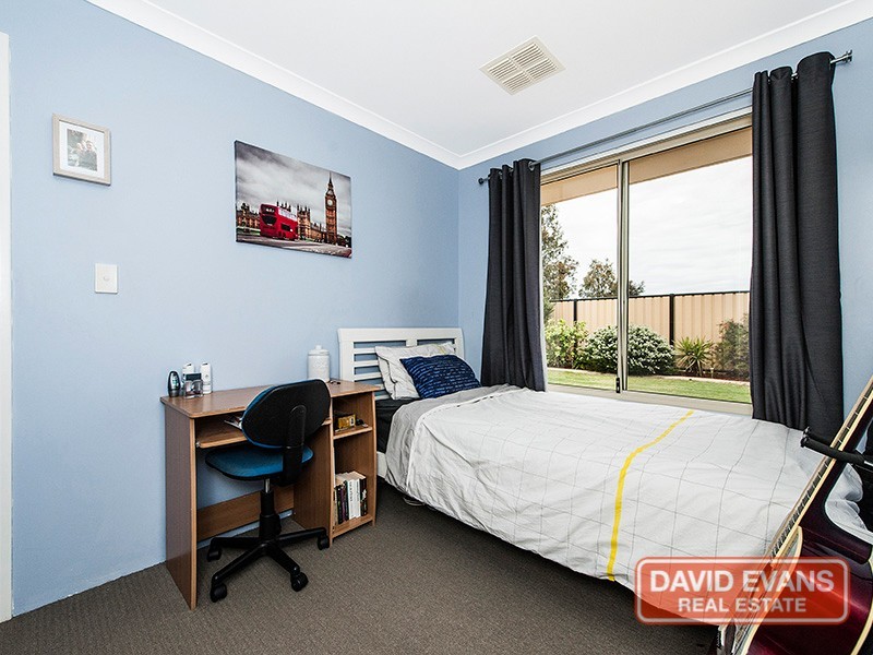 1 Strowan Pass, Carramar WA 6031