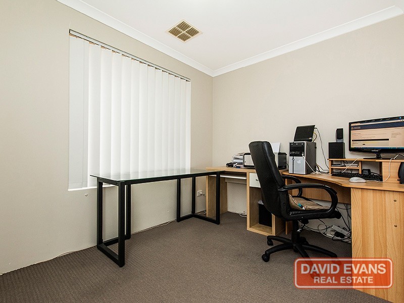 1 Strowan Pass, Carramar WA 6031