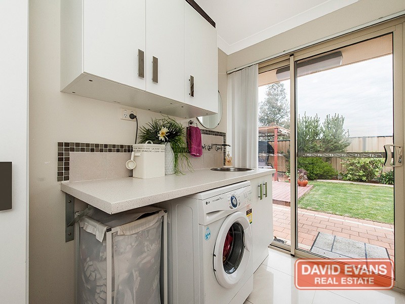 1 Strowan Pass, Carramar WA 6031