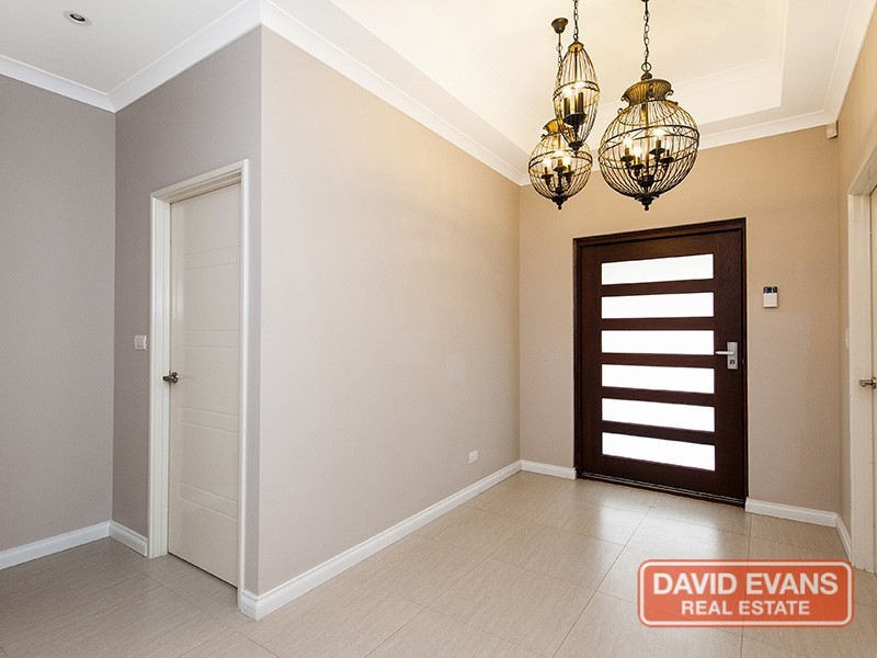 1 Temple Mews, Iluka WA 6028