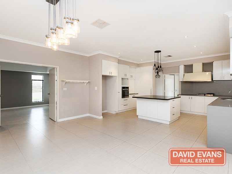 1 Temple Mews, Iluka WA 6028