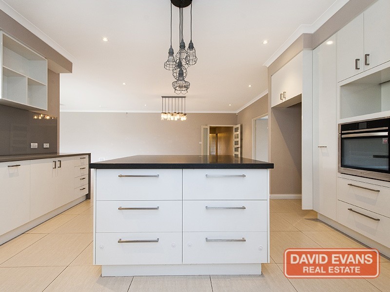 1 Temple Mews, Iluka WA 6028