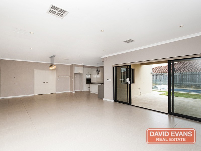 1 Temple Mews, Iluka WA 6028