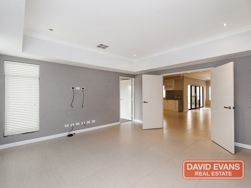 1 Temple Mews, Iluka WA 6028