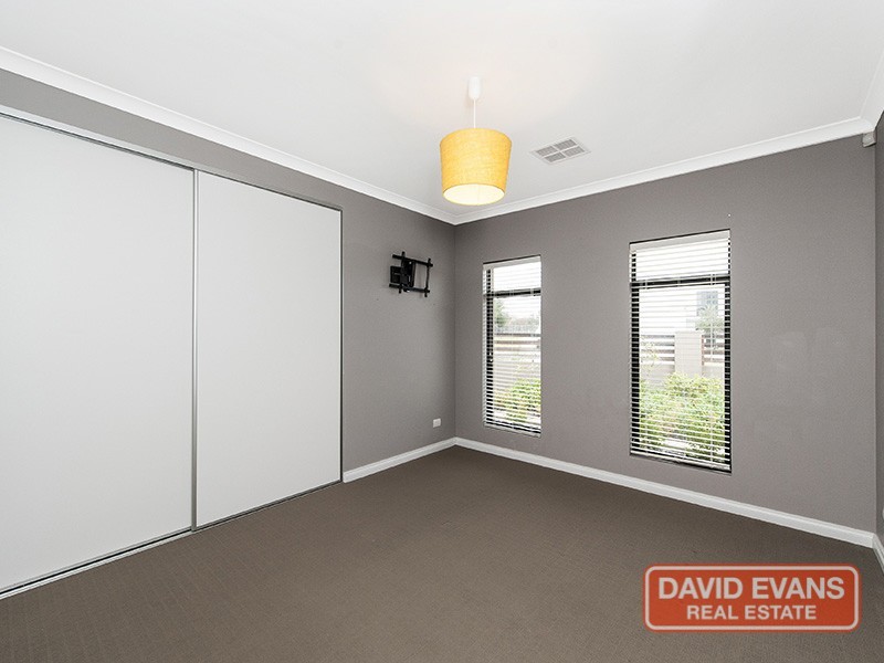 1 Temple Mews, Iluka WA 6028