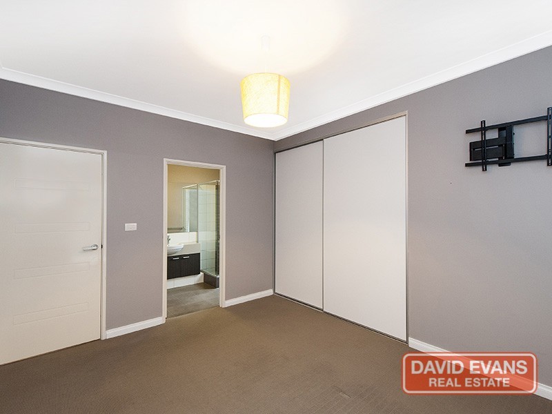 1 Temple Mews, Iluka WA 6028