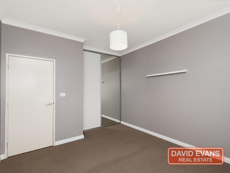 1 Temple Mews, Iluka WA 6028