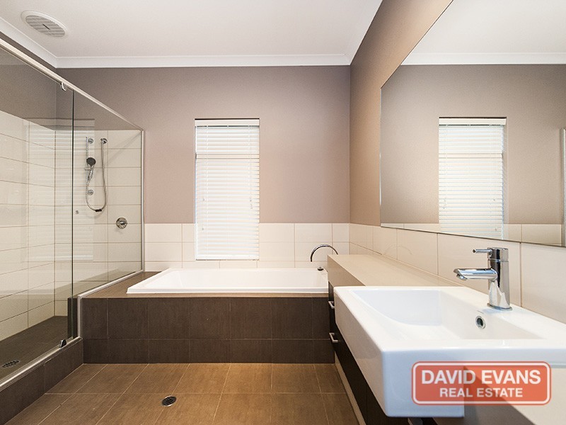 1 Temple Mews, Iluka WA 6028