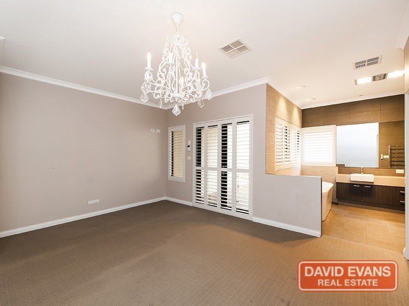 1 Temple Mews, Iluka WA 6028