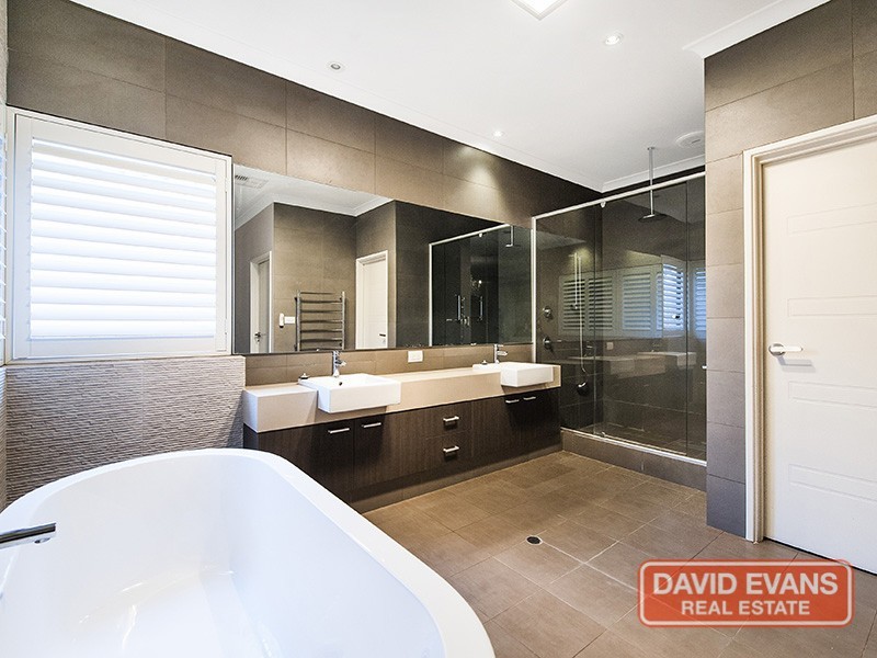 1 Temple Mews, Iluka WA 6028