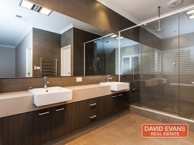 1 Temple Mews, Iluka WA 6028