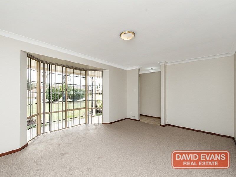 4 Cowalla Gardens, Beldon WA 6027