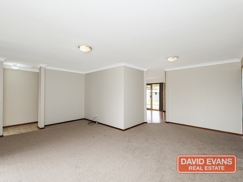 4 Cowalla Gardens, Beldon WA 6027