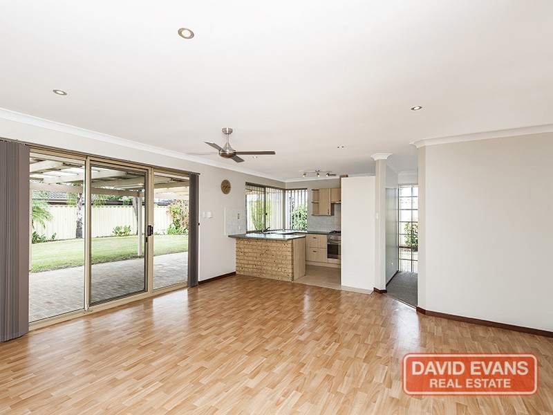 4 Cowalla Gardens, Beldon WA 6027