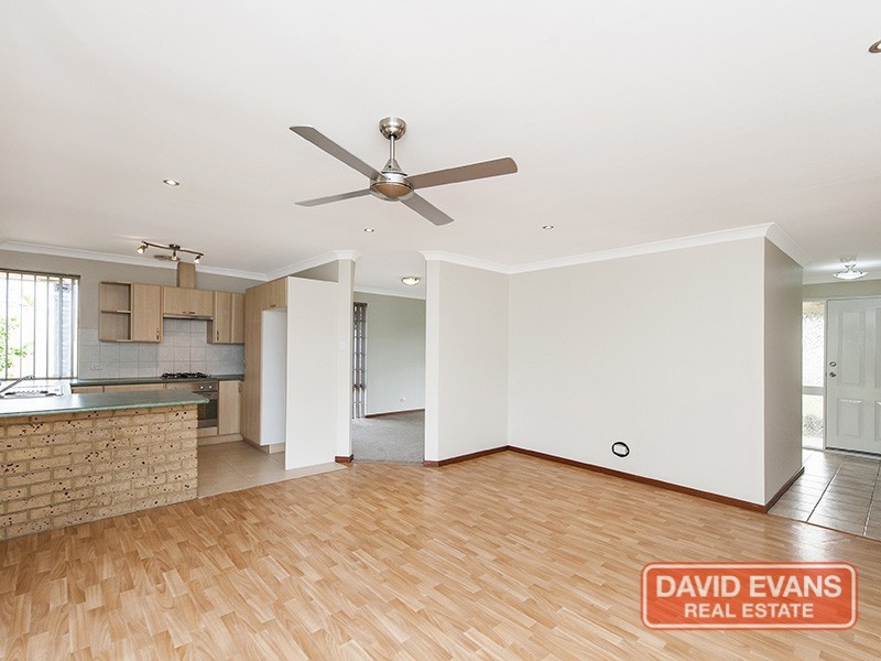 4 Cowalla Gardens, Beldon WA 6027