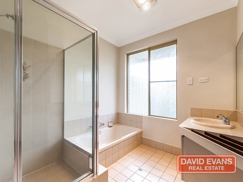 4 Cowalla Gardens, Beldon WA 6027