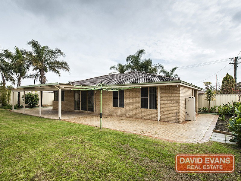 4 Cowalla Gardens, Beldon WA 6027