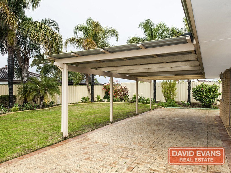 4 Cowalla Gardens, Beldon WA 6027