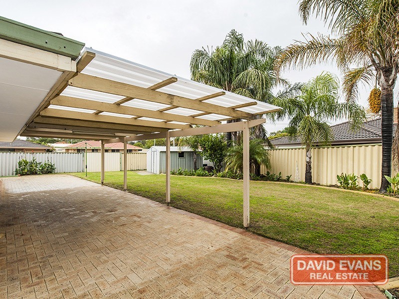 4 Cowalla Gardens, Beldon WA 6027