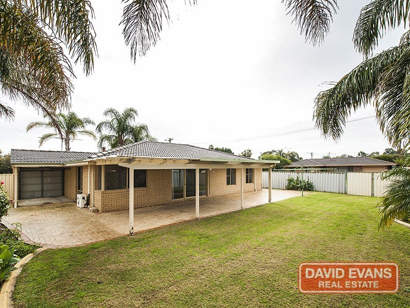 4 Cowalla Gardens, Beldon WA 6027