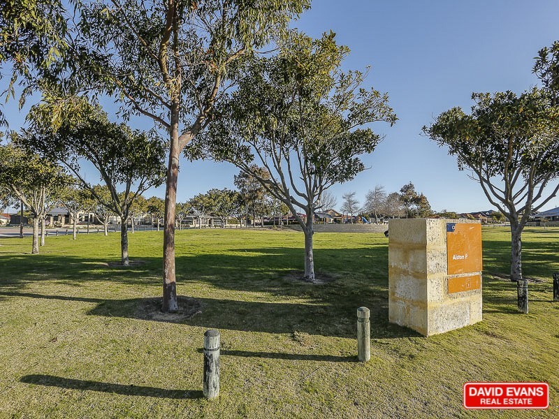 6 Leyland Road, Butler WA 6036