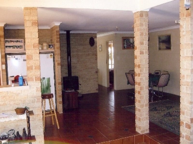 4 CHALON AVENUE, Seabird WA 6042