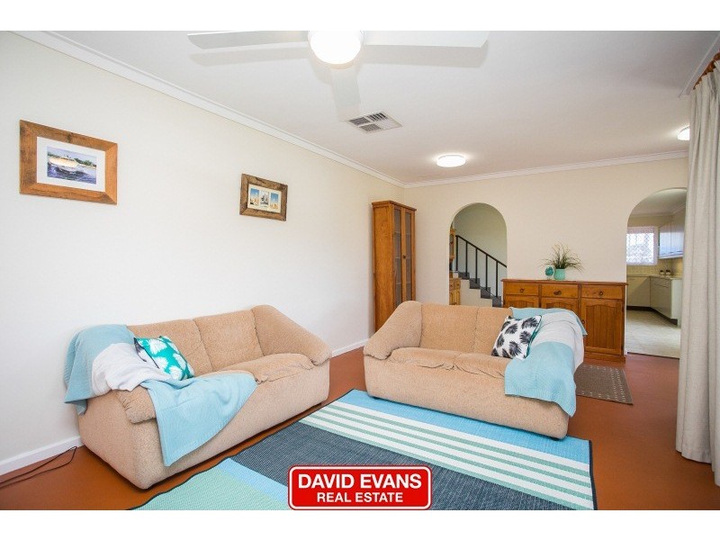 8 Monkhouse Way, Hillarys WA 6025