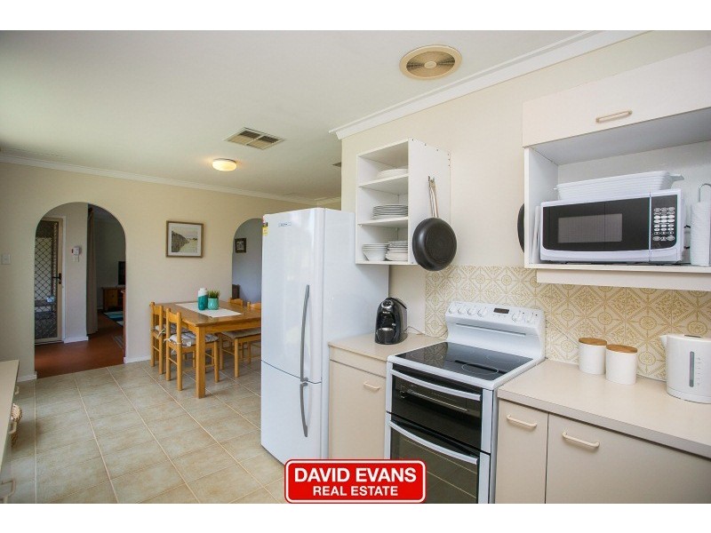 8 Monkhouse Way, Hillarys WA 6025