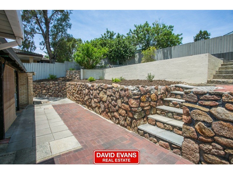 8 Monkhouse Way, Hillarys WA 6025