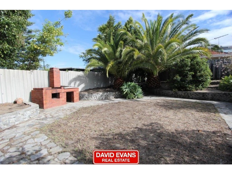 2 Elwood Court, Craigie WA 6025