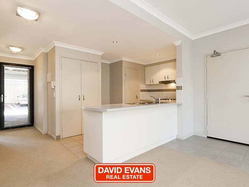 90/12 Citadel Way, Currambine WA 6028