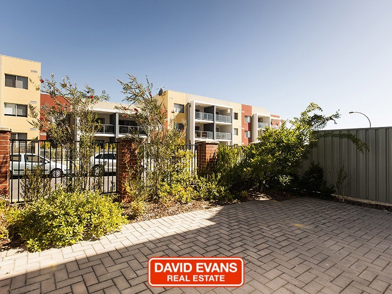 90/12 Citadel Way, Currambine WA 6028
