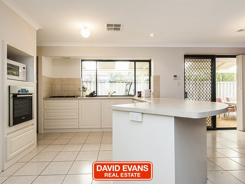 36 Minjah Cir, Carramar WA 6031