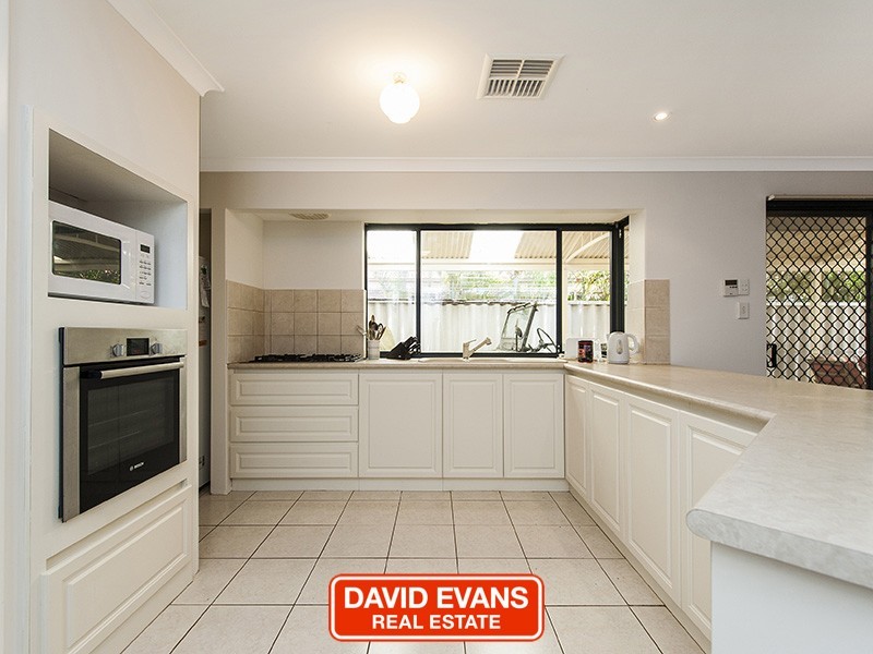 36 Minjah Cir, Carramar WA 6031
