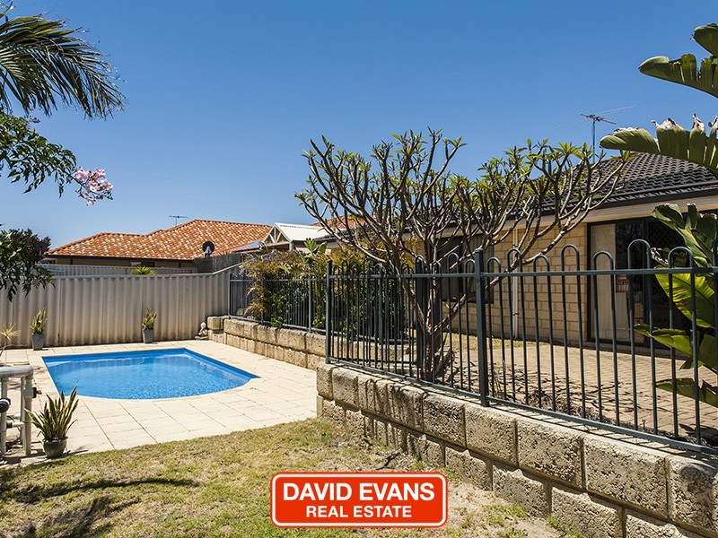 36 Minjah Cir, Carramar WA 6031
