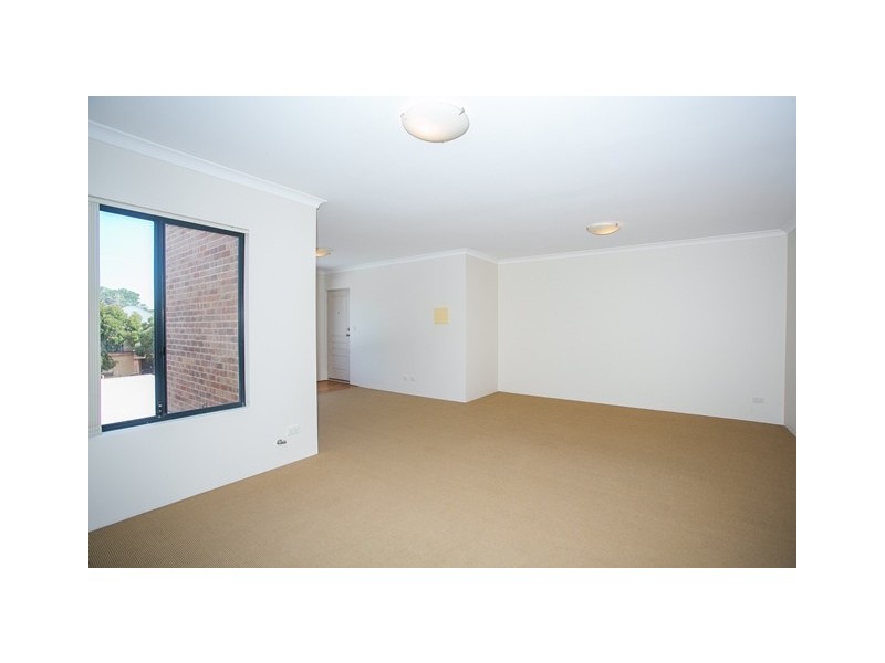 11/9 Lakeside Drive, Joondalup WA 6027