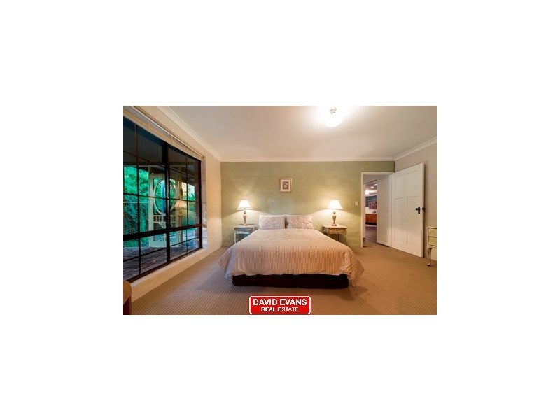 33 Bushland Retreat, Carramar WA 6031