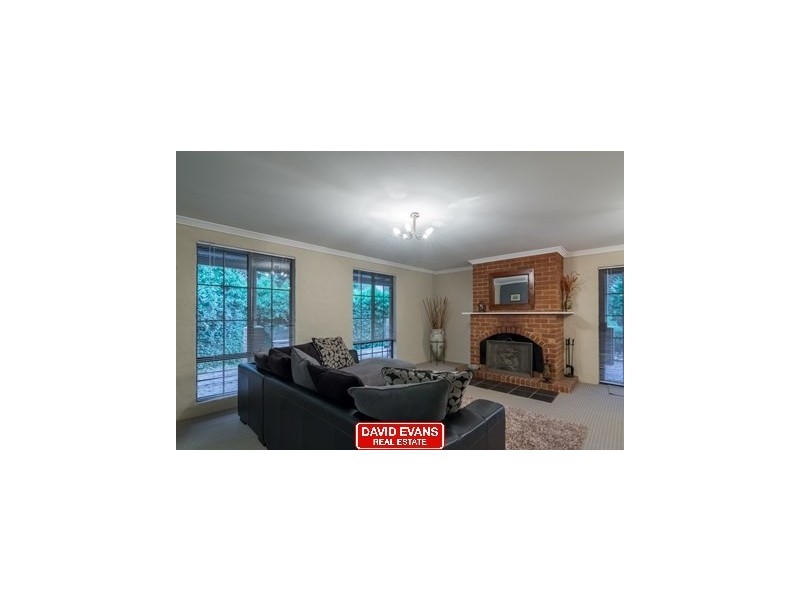 33 Bushland Retreat, Carramar WA 6031