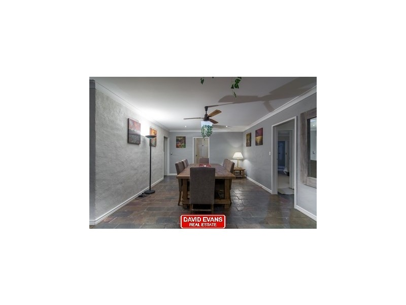 33 Bushland Retreat, Carramar WA 6031