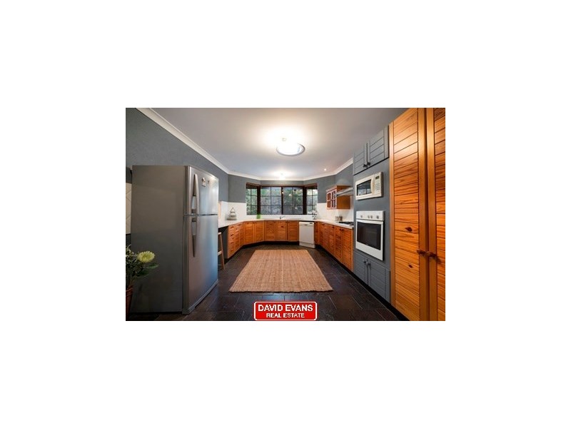 33 Bushland Retreat, Carramar WA 6031