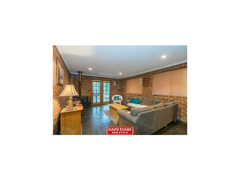 33 Bushland Retreat, Carramar WA 6031