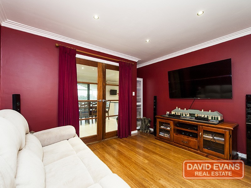 21 Lee-Steere Drive, Mariginiup WA 6078