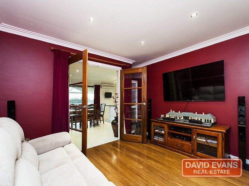 21 Lee-Steere Drive, Mariginiup WA 6078