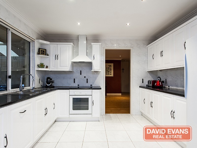 21 Lee-Steere Drive, Mariginiup WA 6078