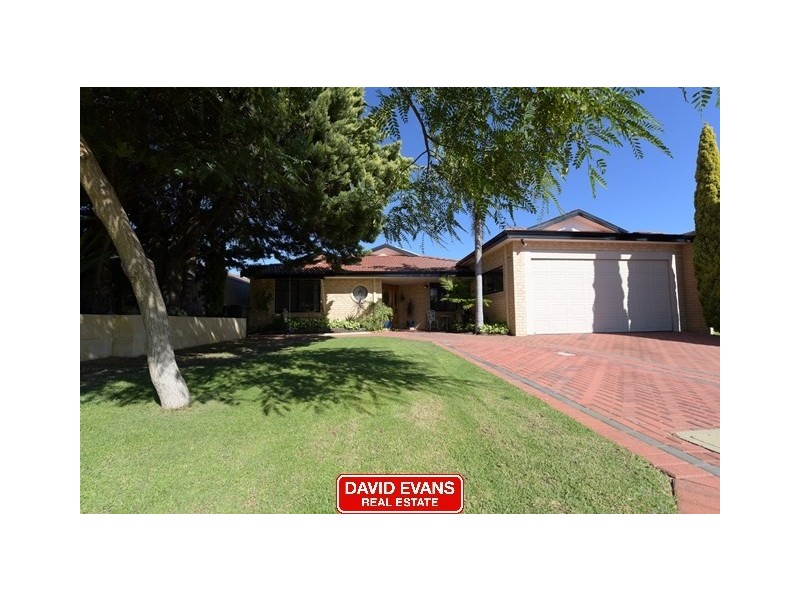 22 Mallina Circuit, Carramar WA 6031