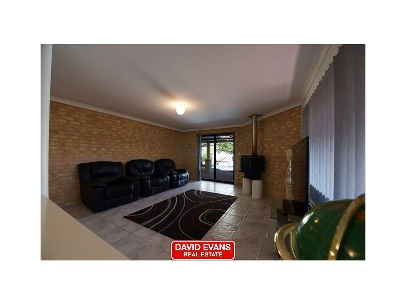 22 Mallina Circuit, Carramar WA 6031