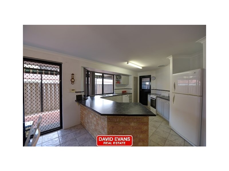 22 Mallina Circuit, Carramar WA 6031