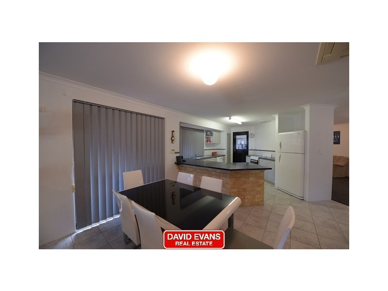 22 Mallina Circuit, Carramar WA 6031