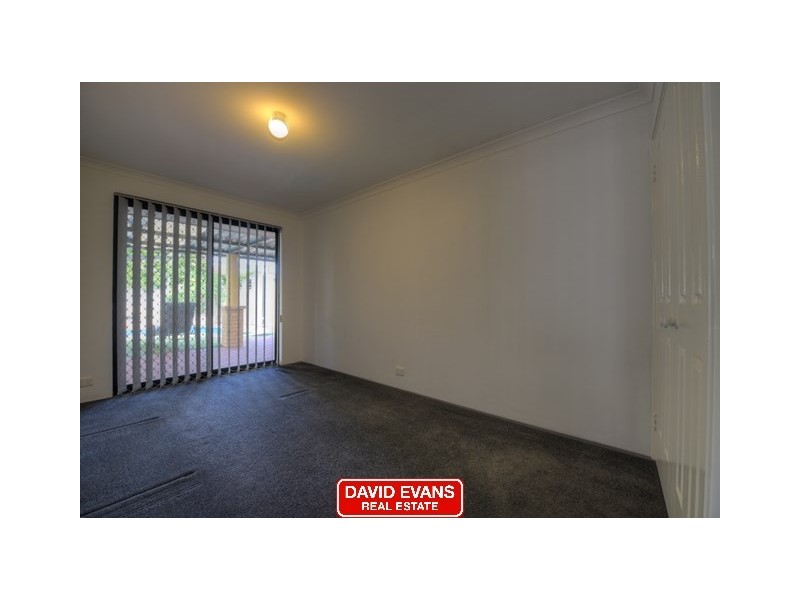 22 Mallina Circuit, Carramar WA 6031